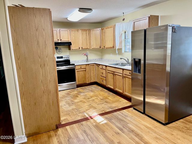 1610 Columbia Drive, Beaufort, SC 29906