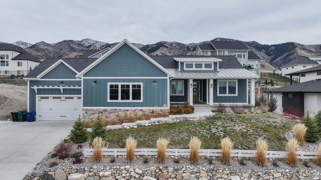86 S 950 E, Hyde Park, UT 84318