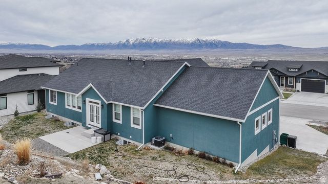 86 S 950 E, Hyde Park, UT 84318