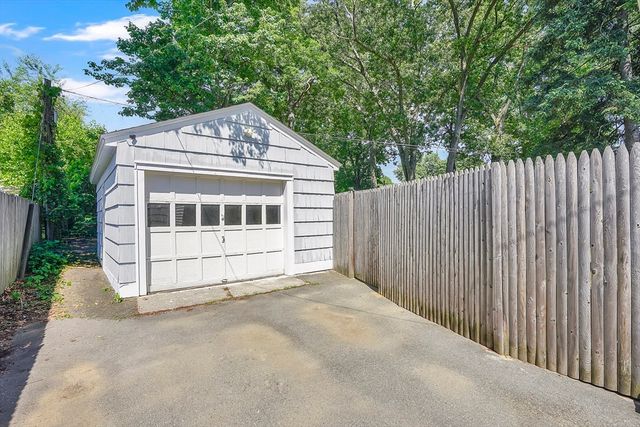 267 Connecticut Ave, Springfield, MA 01104