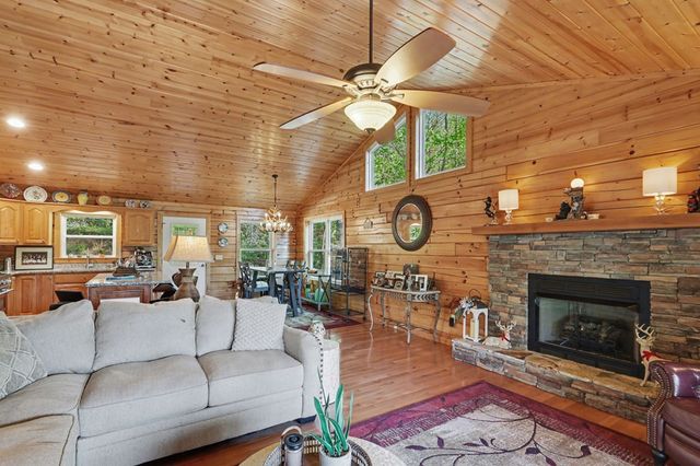 71 Leisure Time Lane, Murphy, NC 28906