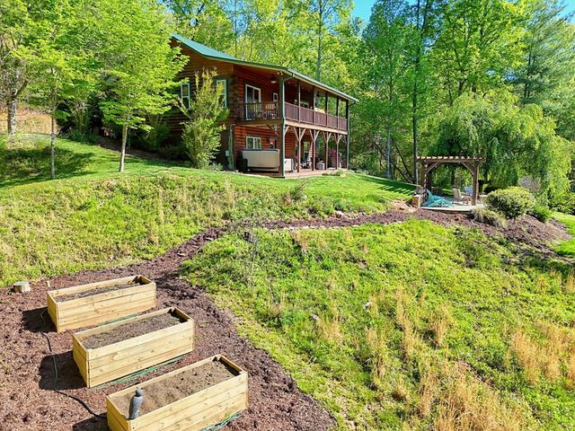 71 Leisure Time Lane, Murphy, NC 28906