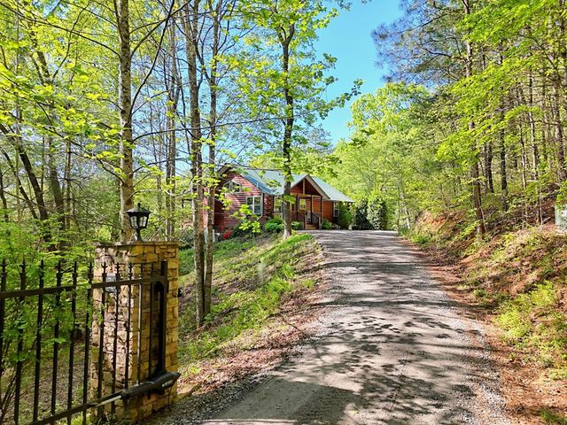 71 Leisure Time Lane, Murphy, NC 28906