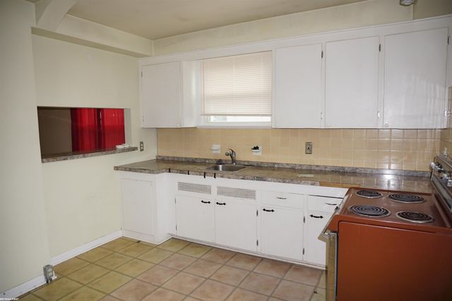 22401 Gaukler Street, St Clair Shores, MI 48080