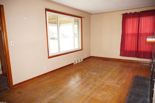 22401 Gaukler Street, St Clair Shores, MI 48080