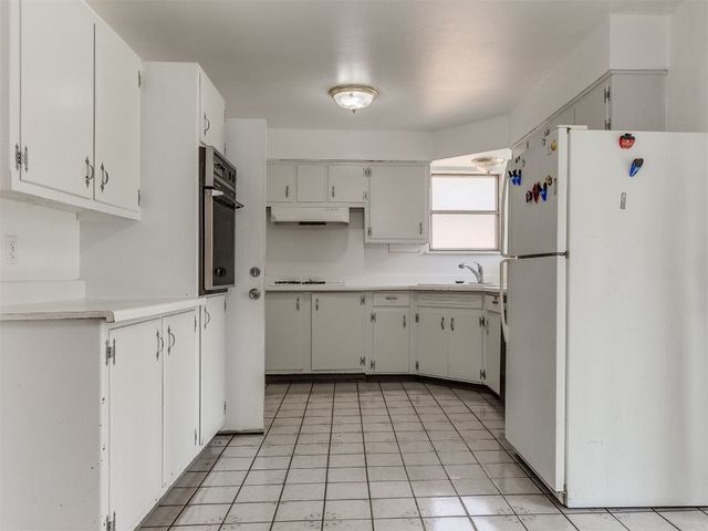 2328 Knox Drive, Del City, OK 73115
