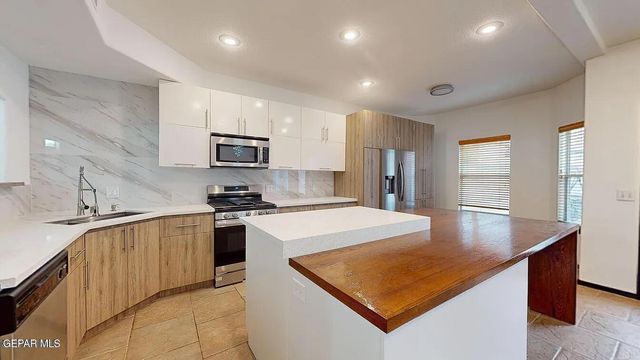 3864 TIERRA CAMPA Drive, El Paso, TX 79938