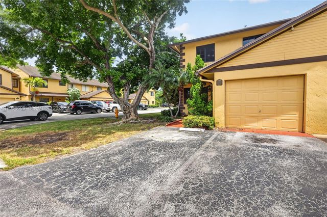 1130 NE 210th Ter, Miami, FL 33179