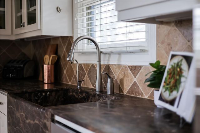 610 Oakland Ave, Austin, TX 78703
