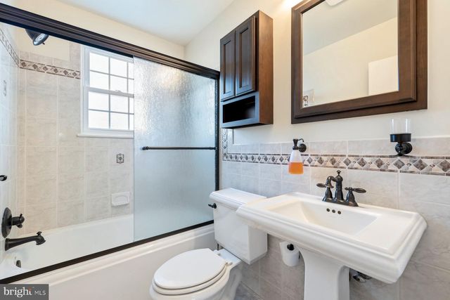 9225 VILLA DR, Bethesda, MD 20817