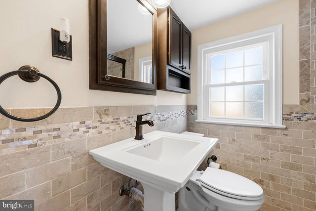 9225 VILLA DR, Bethesda, MD 20817