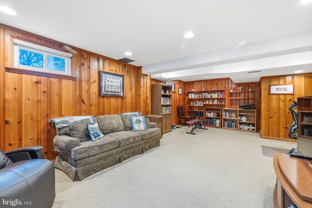 9225 VILLA DR, Bethesda, MD 20817