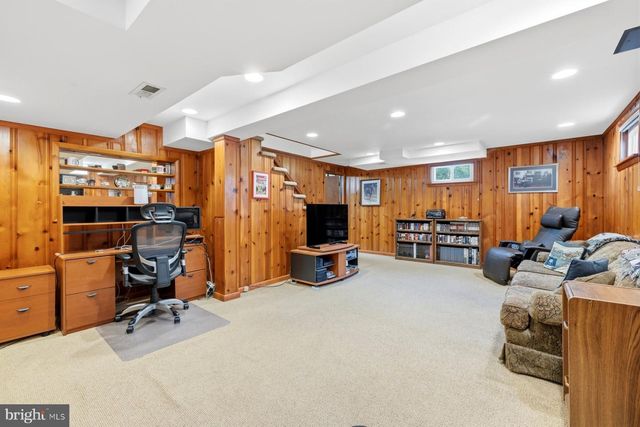 9225 VILLA DR, Bethesda, MD 20817