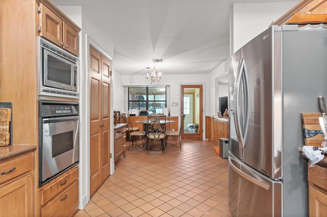 104 El Norte CT, Lakeway, TX 78734