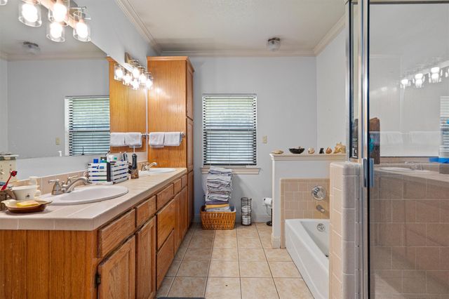 104 El Norte CT, Lakeway, TX 78734