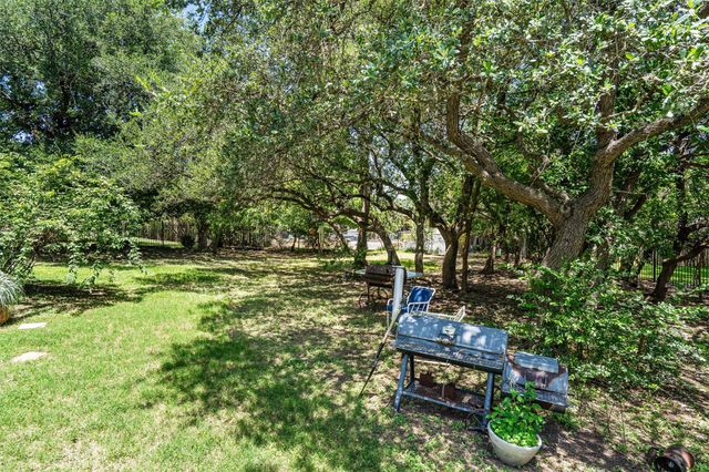 104 El Norte CT, Lakeway, TX 78734