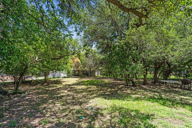 104 El Norte CT, Lakeway, TX 78734