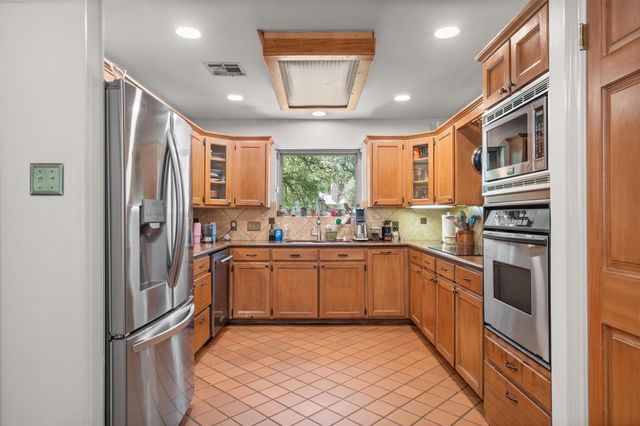 104 El Norte CT, Lakeway, TX 78734