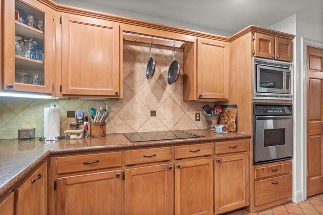 104 El Norte CT, Lakeway, TX 78734