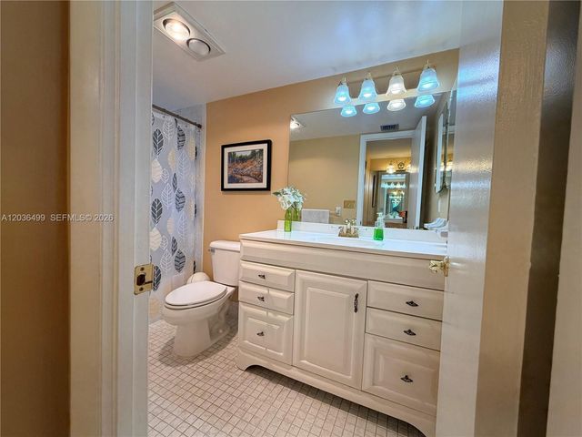 3241 Holiday Springs Blvd 204, Margate, FL 33063