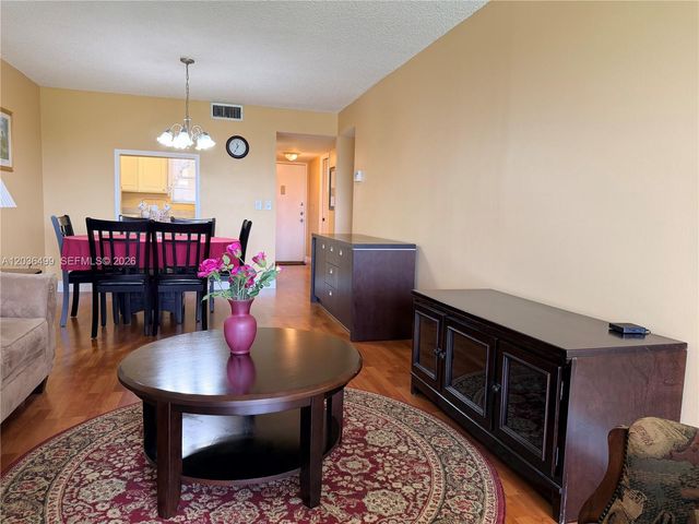 3241 Holiday Springs Blvd 204, Margate, FL 33063