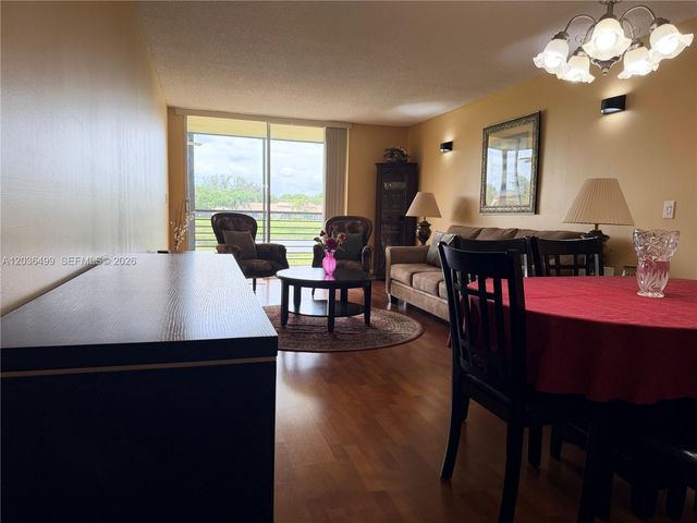 3241 Holiday Springs Blvd 204, Margate, FL 33063