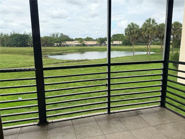 3241 Holiday Springs Blvd 204, Margate, FL 33063