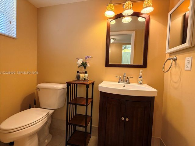 3241 Holiday Springs Blvd 204, Margate, FL 33063