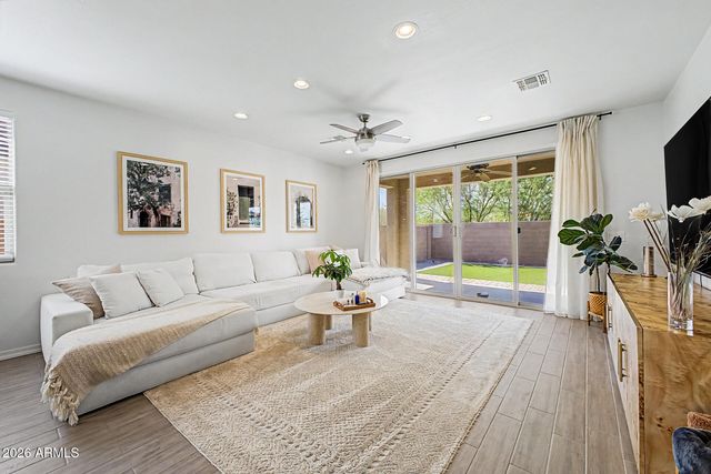 741 E LIBERTY Lane, Gilbert, AZ 85296