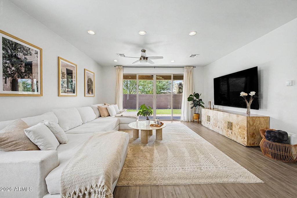 741 E LIBERTY Lane, Gilbert, AZ 85296