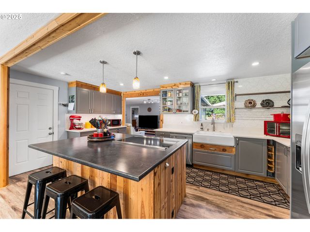 3907 Ne RANCHO Dr, Vancouver, WA 98682