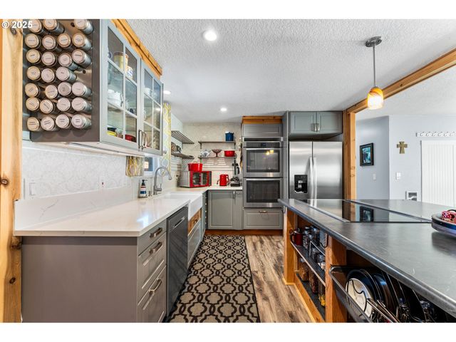 3907 Ne RANCHO Dr, Vancouver, WA 98682