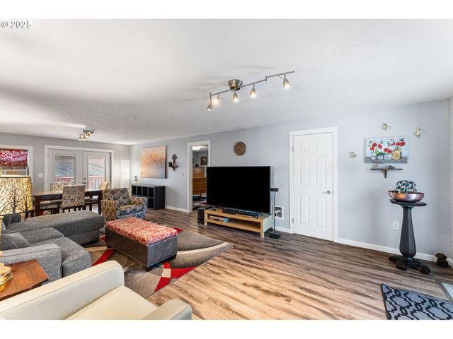 3907 Ne RANCHO Dr, Vancouver, WA 98682