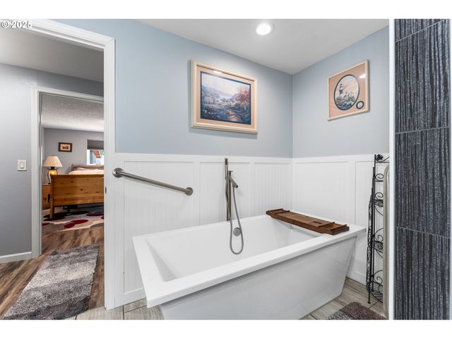 3907 Ne RANCHO Dr, Vancouver, WA 98682