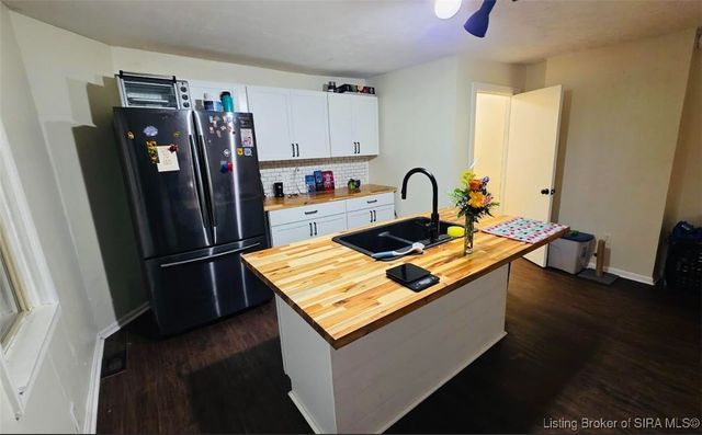 715 walnut Street, Madison, IN 47250