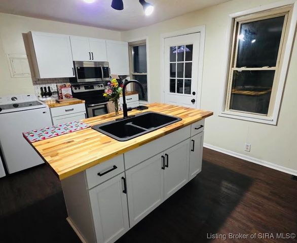 715 walnut Street, Madison, IN 47250