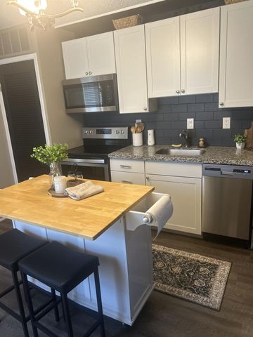 12900 Walden Road 819H, Montgomery, TX 77356