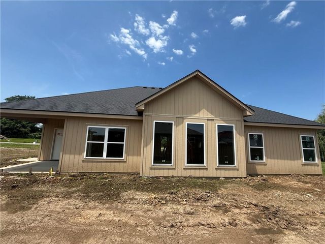206 Constitution Lane, East Lynne, MO 64743