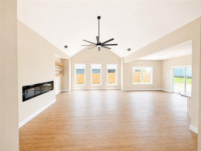 206 Constitution Lane, East Lynne, MO 64743