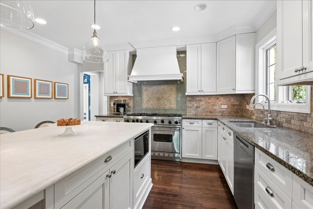 1140 Oakley Avenue, Winnetka, IL 60093
