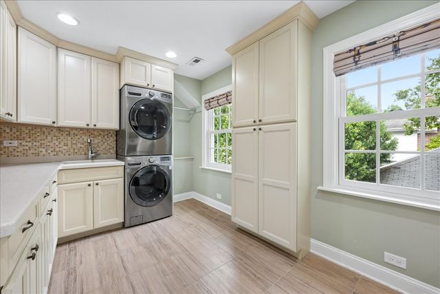 1140 Oakley Avenue, Winnetka, IL 60093