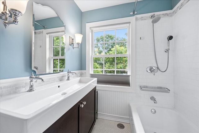 1140 Oakley Avenue, Winnetka, IL 60093