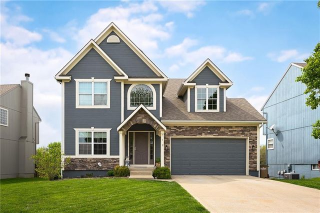 712 S Adams Street, Raymore, MO 64083