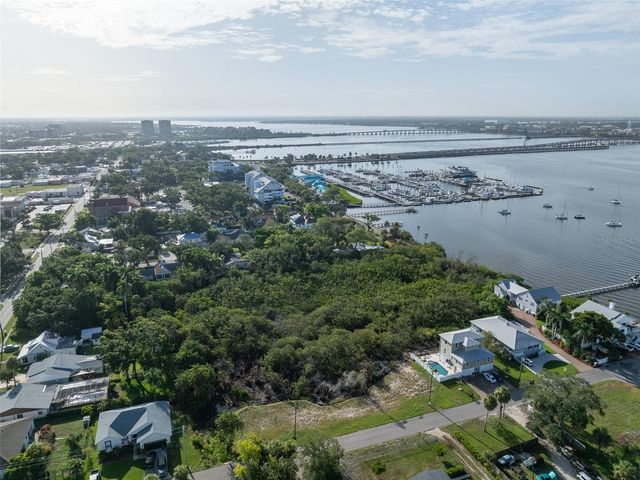 13TH AVENUE W, Palmetto, FL 34221