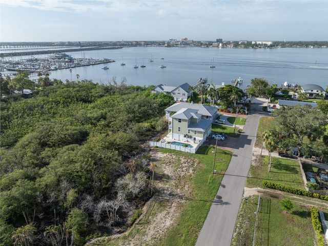 13TH AVENUE W, Palmetto, FL 34221