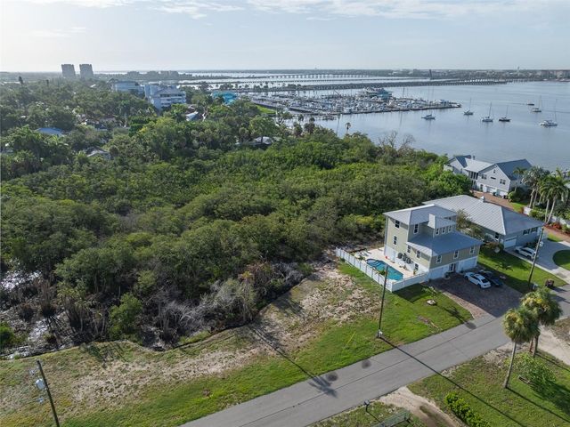 13TH AVENUE W, Palmetto, FL 34221