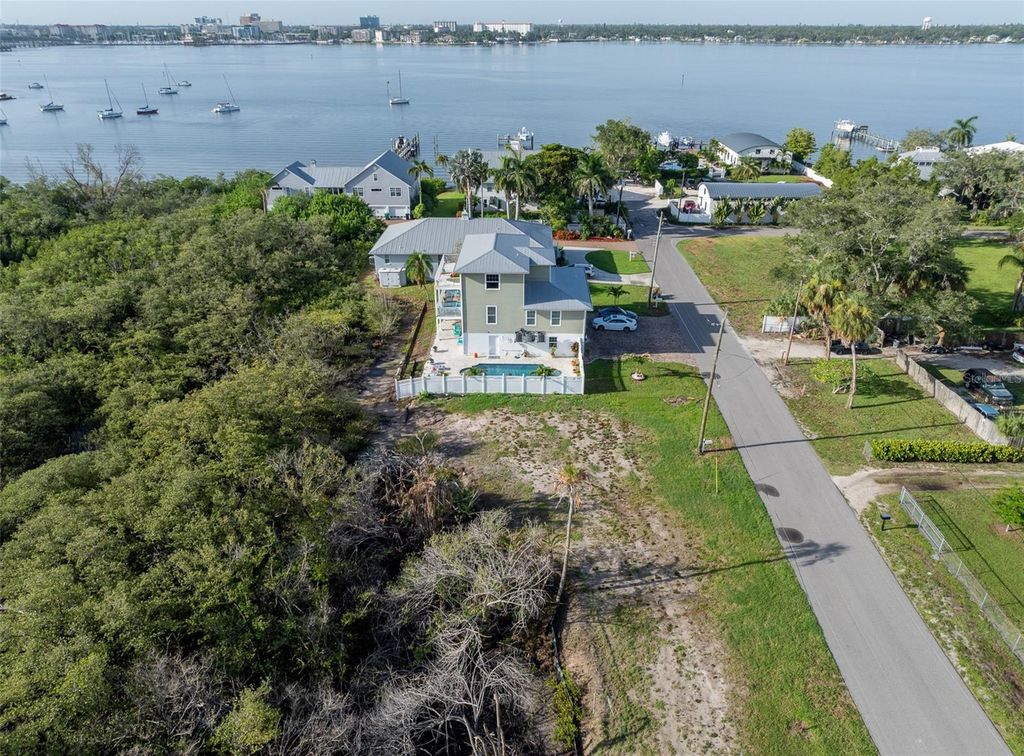 13TH AVENUE W, Palmetto, FL 34221
