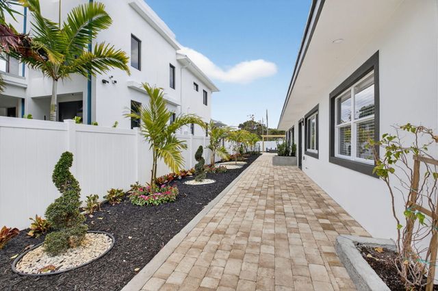 341 SE 3rd Avenue, Delray Beach, FL 33483