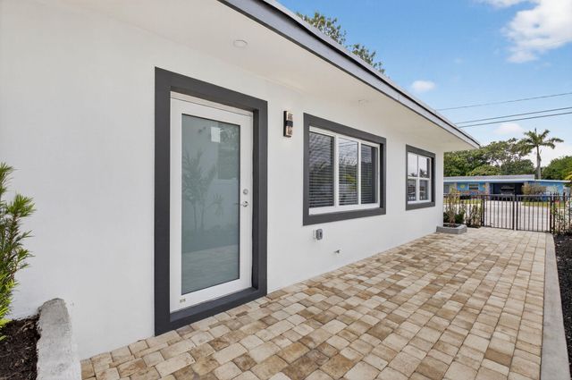 341 SE 3rd Avenue, Delray Beach, FL 33483