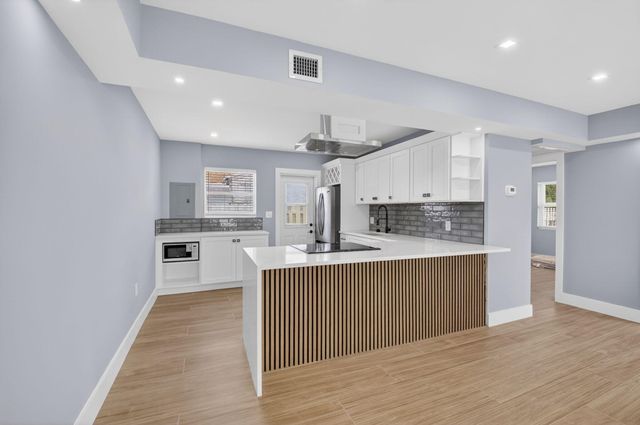 341 SE 3rd Avenue, Delray Beach, FL 33483